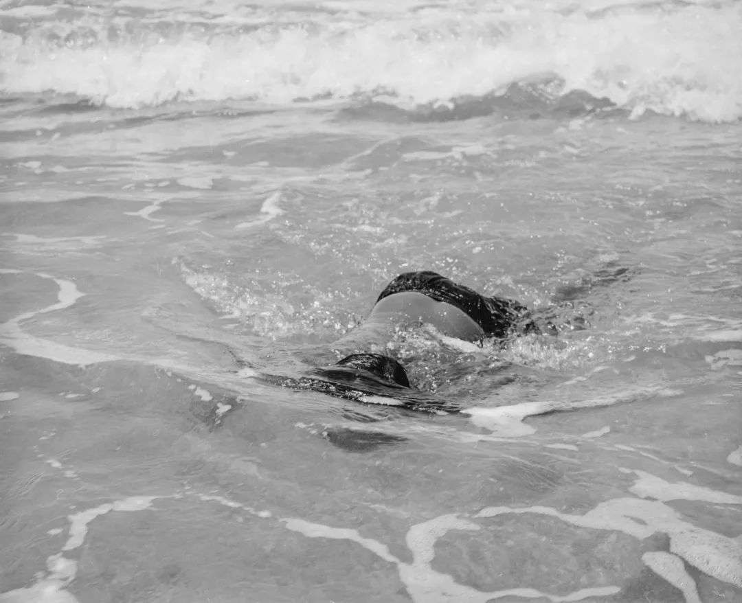 人们热衷讨论世界的不正常，但是究竟什么是正常？