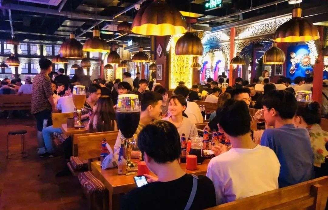 上市后的海伦司如何讲出小酒馆的新故事