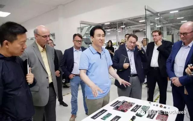 The father of BMW i8, Bi Fukang, took over as CEO of FF, and Jia Yueting is expected to take off the 