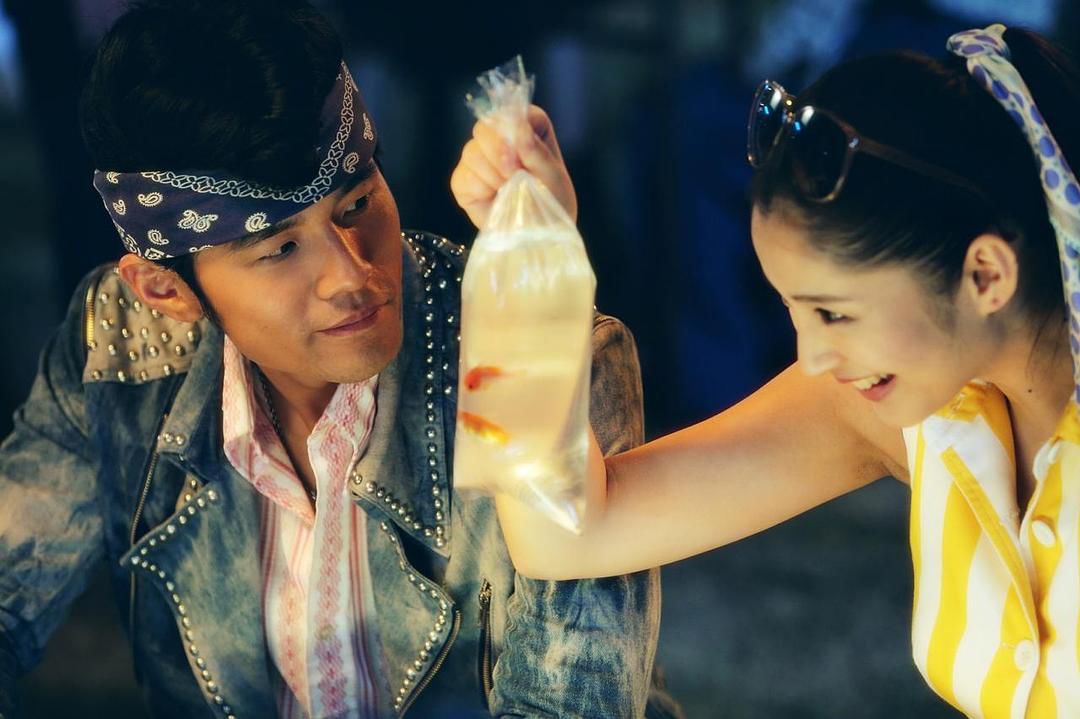 Dou shi. Ли синь ай. Джей ЧОУ фильмы с его участием. Jay Chou movies. Стивен ЧОУ из Китая с любовью.