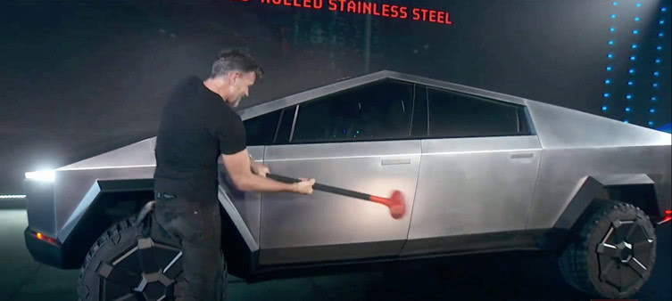 Musk explains why the pickup truck window is broken: the sledgehammer hits the door and the glass base is broken