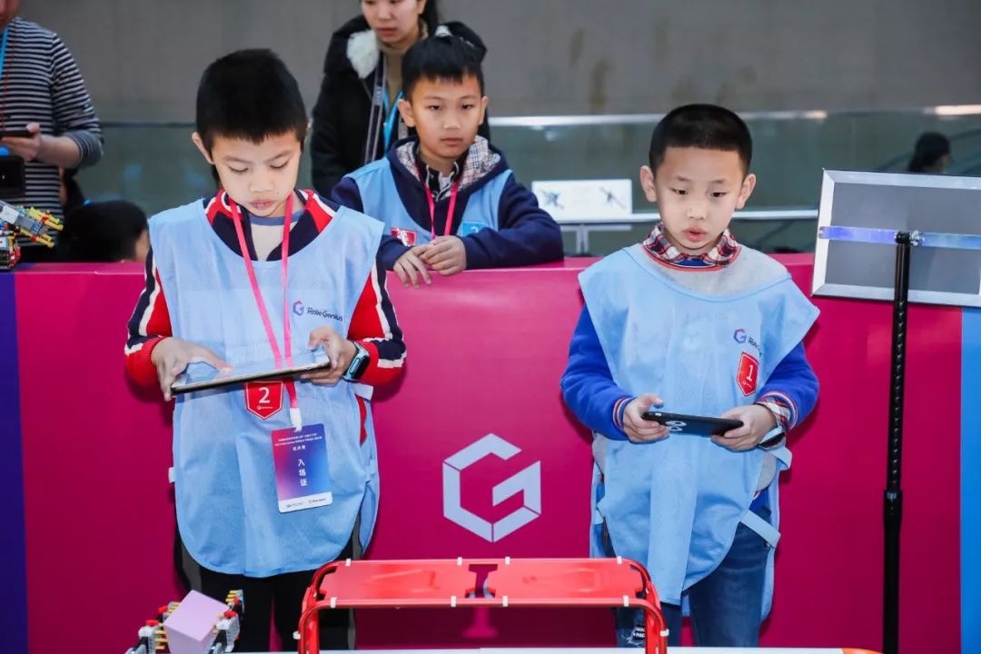 Behind a robot competition, the big picture of education that Ubisoft has gradually emerged