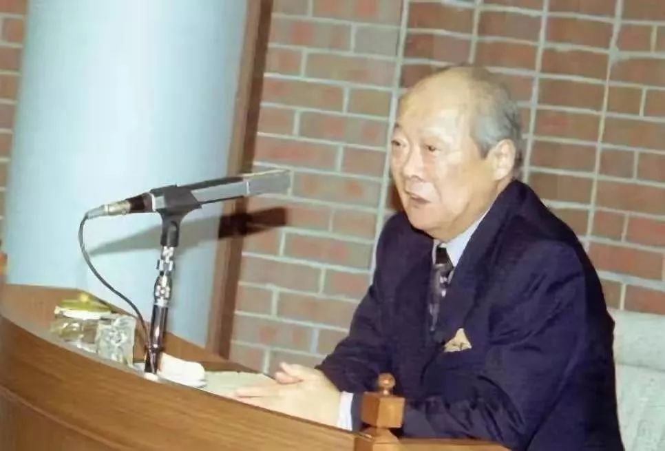 一个倒闭的零售巨头和为梦想而战的“不屈之人”