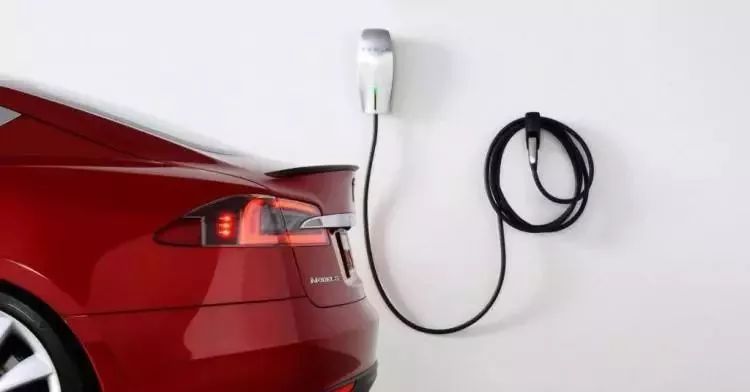 国产 Model 3 明年降价 20%？特斯拉超充将面临挑战