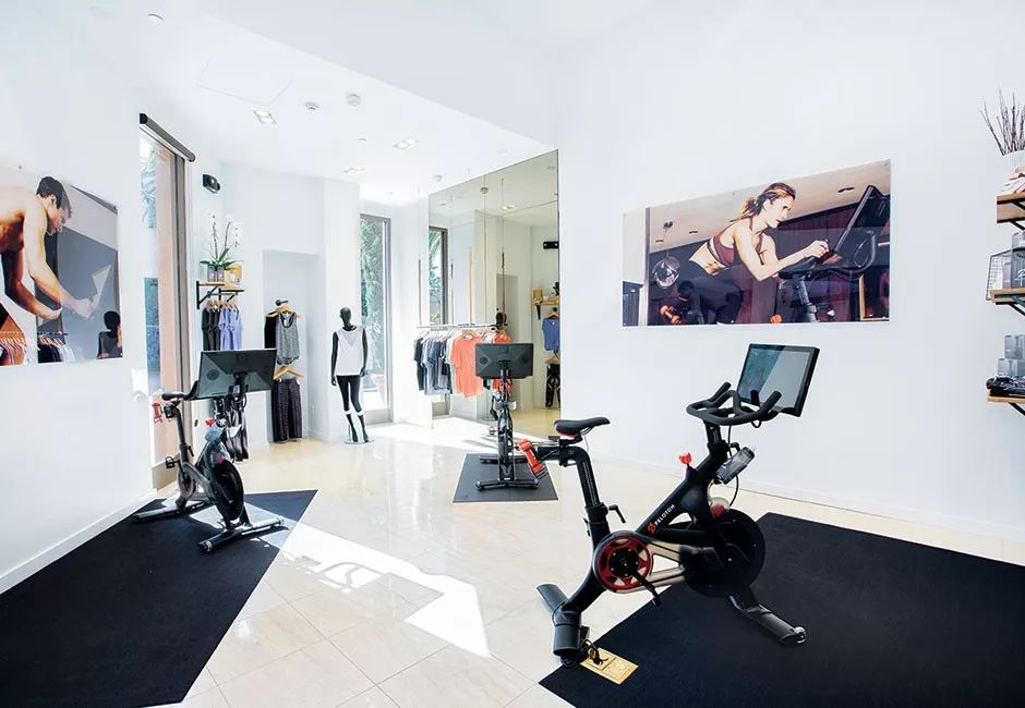 Peloton股价重新跌破发行价，运动品牌开店季，ClassPass寻求2.8亿美元融资 |  健身周报
