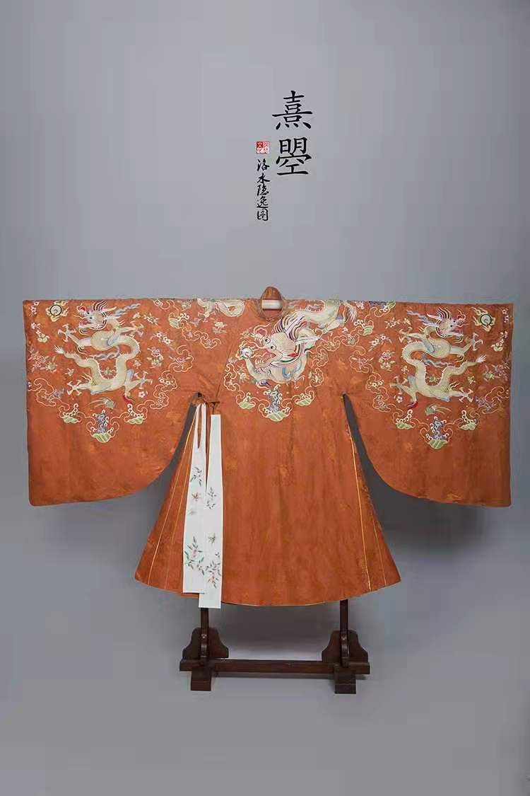Furiously sought after by 2 million young people, this 1 billion niche Hanfu market allows Ali and Huya to compete in the game