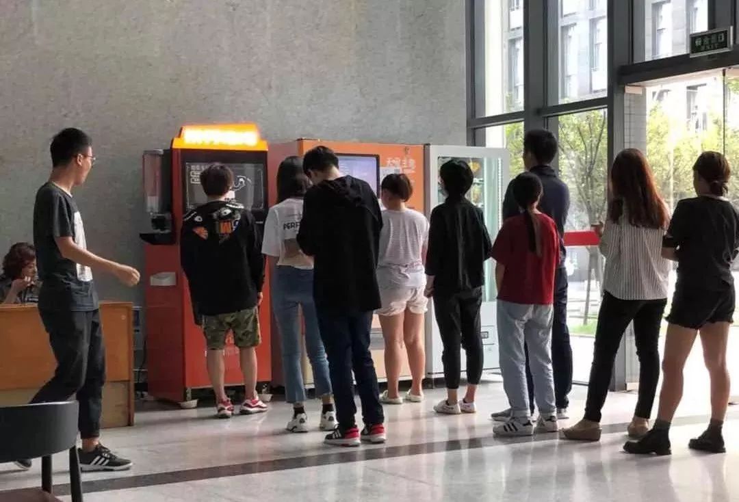 “前几年吃的亏现在都在回馈我”，9个散落人间的真实创业者故事