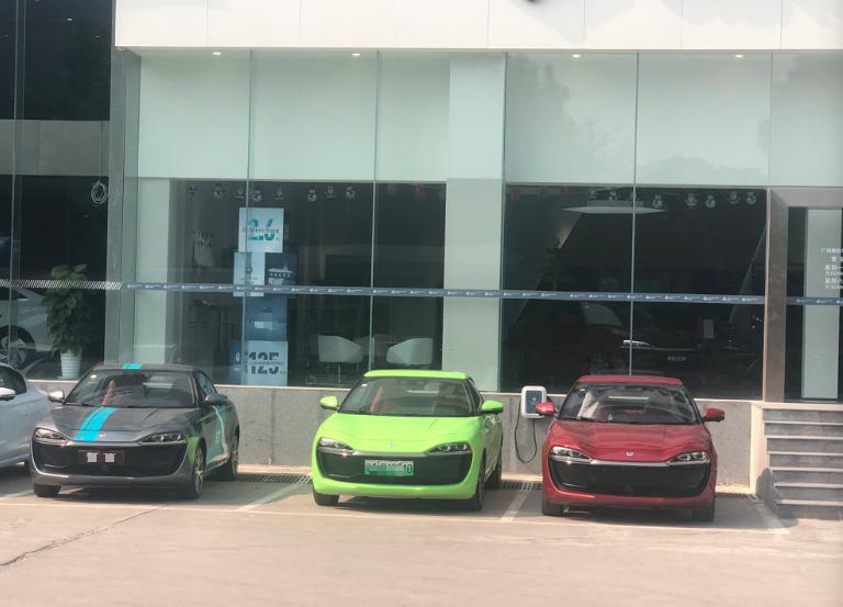 用户买车返乡 晒命 门店大促只求 保命 36氪