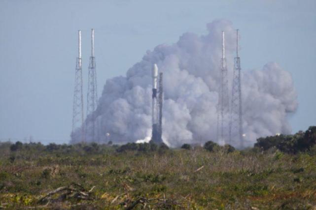 SpaceX好忙：刚测试载人飞船，又将发射第四批星链卫星