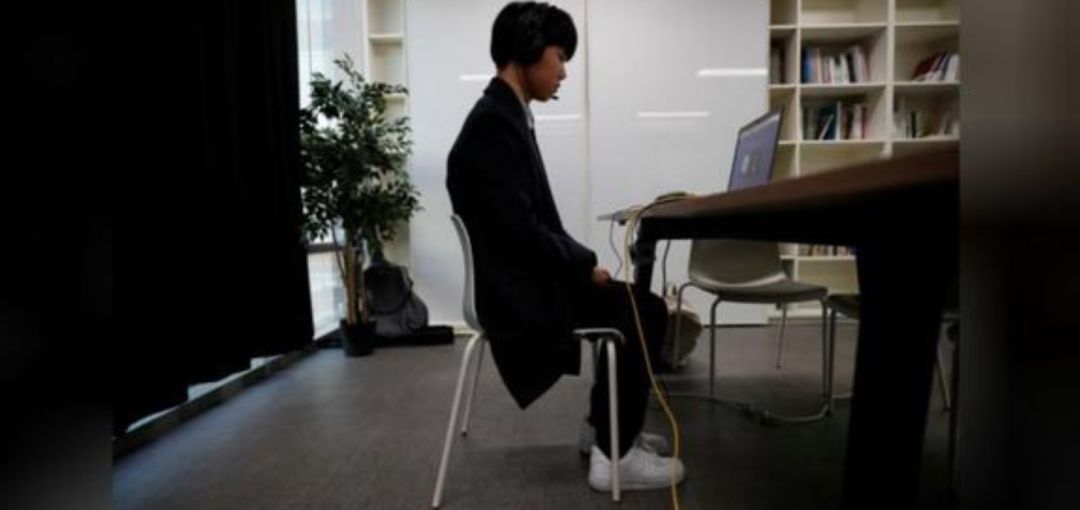 AI interviews are popular, Korean job seekers burn money to go to cram schools: practice smiling with eyes