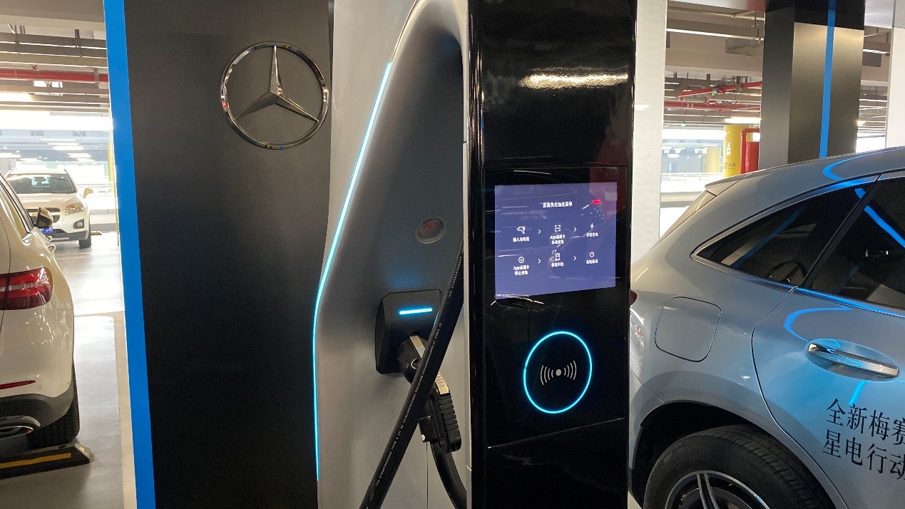 ?全新梅賽德斯-奔馳EQC純電SUV 上手體驗，電動+豪華新選擇