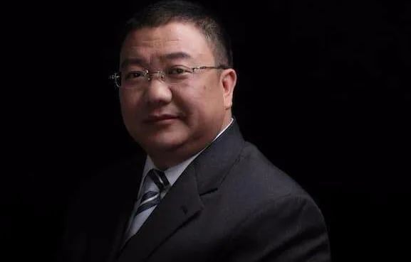 可起诉瑞幸吗？董事长37亿质押爆仓，股价又崩了，一场游戏一场梦
