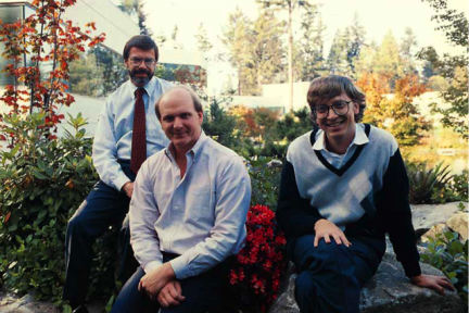 微软的下一个时代：世界一度被微软的产品所定义，此时微软正在接受所有人的定义