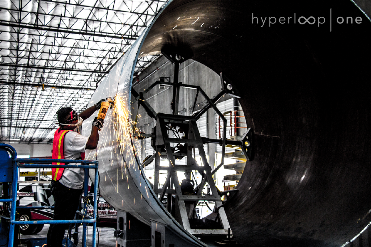 时速甩高铁 4 倍有余的 Hyperloop One 超级高铁，正临近试跑测试 | 图说