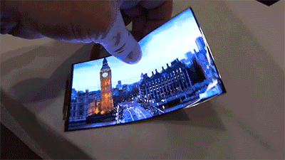 而这部原型机的屏幕来自lg,名为「oled柔性屏」,这项技术最早由美籍