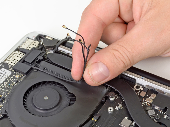 新版MacBook Pro拆机详解【高清大图】