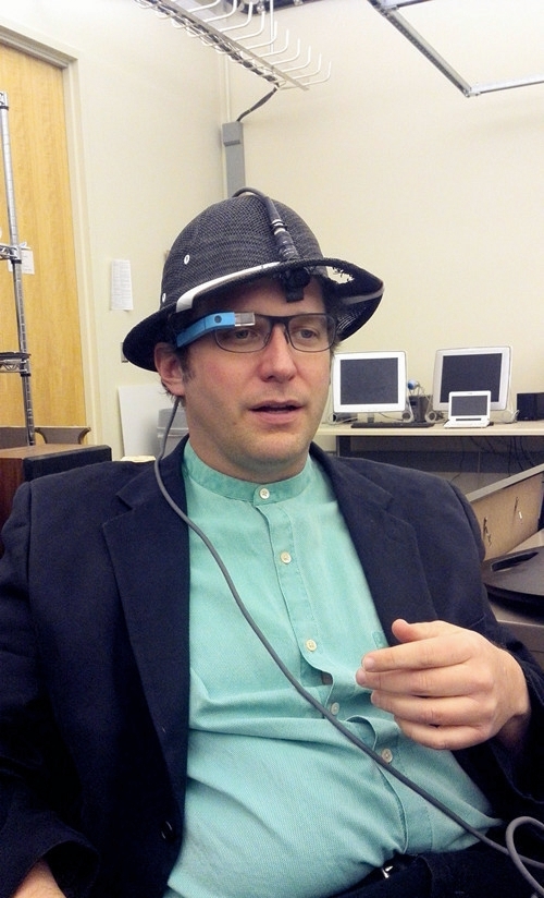 glass技术负责人thad starner博士,一位捣鼓了google glass近20年的