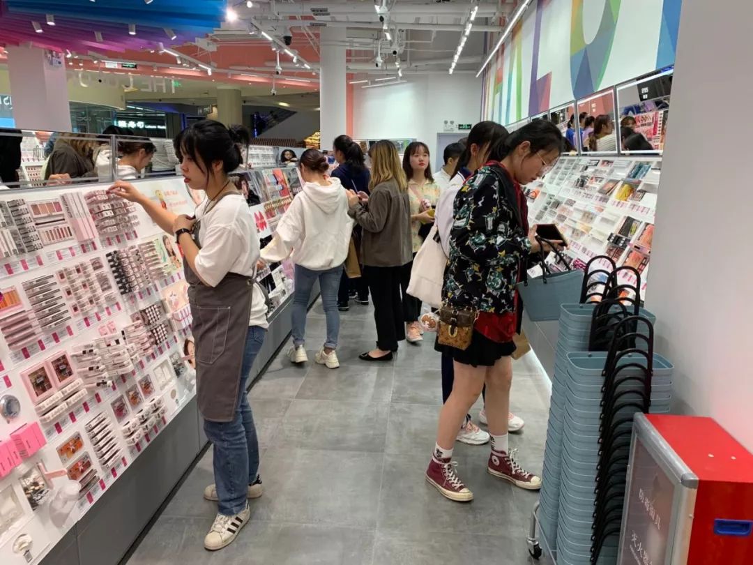 名创优品做彩妆，有戏吗？