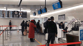 暴走北京大兴机场9小时：登机8分钟，逛吃到误机