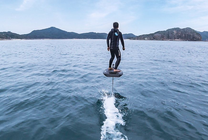 推出电动水翼冲浪板，「苇渡科技」想做水上市场的大疆
