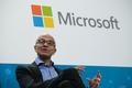 “吞下一条鱼”： 大胆转型的微软CEO纳德拉成功了
