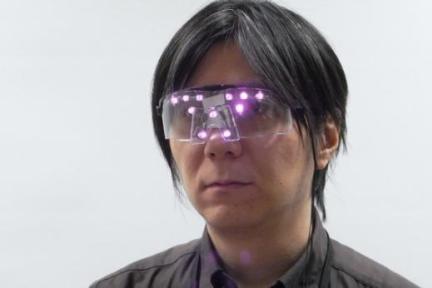 两位日本教授发明近红外线眼镜阻止人脸识别