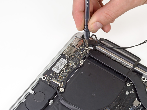 新版MacBook Pro拆机详解【高清大图】