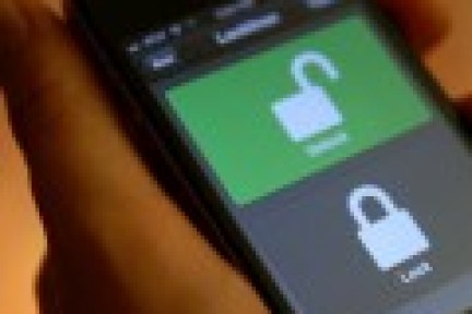 Lockitron：让你通过手机开关门锁 -36氪