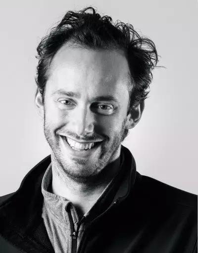 让莱万获得了谷歌无人驾驶汽车项目之父 sebastian thrun 的青睐