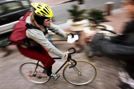 Uber即将推出按需提供的快递服务，快递员骑得是自行车