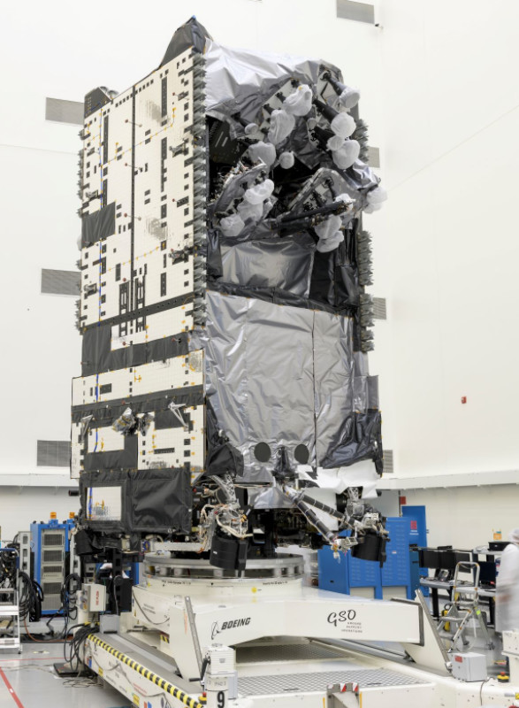 潮科技 | 「猎鹰」9火箭发射重达6956公斤的“共有”通信卫星，再次实施着陆回收