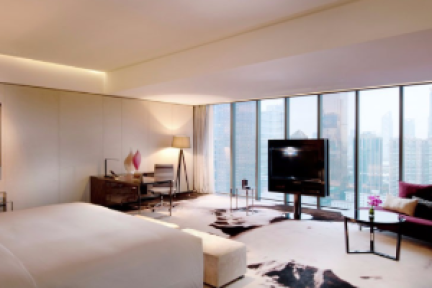 那几家没换床单的酒店给出回应了，却没解释为什么