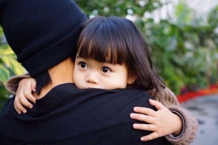 8点1氪晚间版：When the Instagram is down...韩寒伯父，到那时我做你的女婿可好？