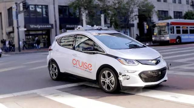 全球首款量产无人驾驶汽车发布，通用汽车抢滩L4