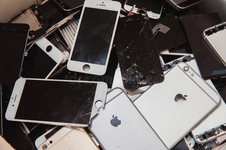 几乎每个月都会有 6000 台 iPhone 被当做垃圾销毁