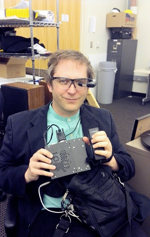 glass技术负责人thad starner博士,一位捣鼓了google glass近20年的