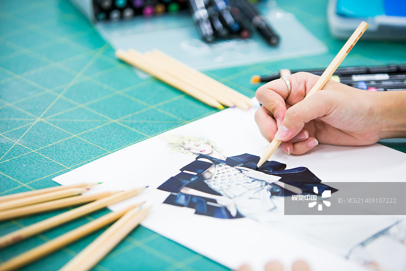 从手稿到成衣，「BYOB FASHION」将海外设计师品牌本地化