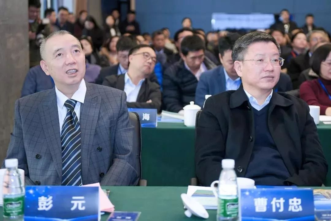 “南京海外校友创新服务中心 2019人工智能与大健康创投峰会”成功举办！
