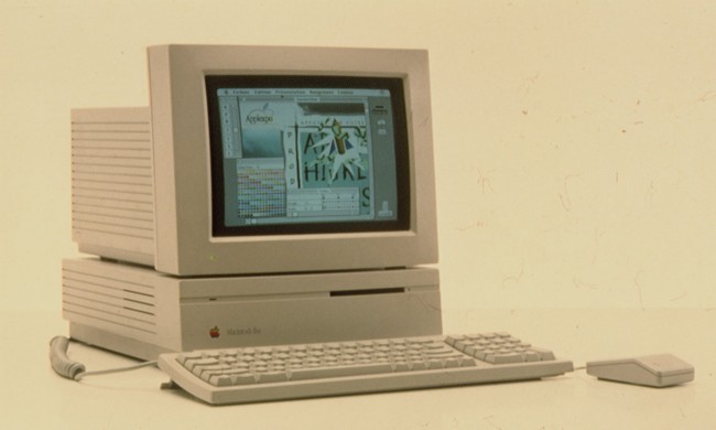 powerbook:尽管这不是苹果生产的第一款笔记本电脑,但是于1994年亮相