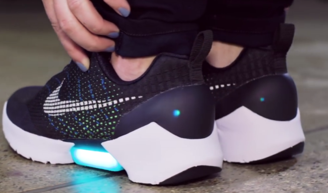 即便智能鞋市场火起来了，但这么丑的黑科技鞋子你愿意试穿吗| 发现