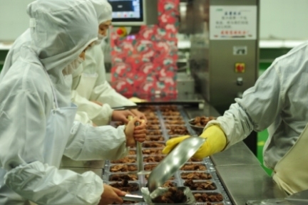 传统企业如何快速搭建电商平台，以鸭脖起家的哈哈镜通过整合加盟店的方式实现全天24小时、每次30分钟内完成配送服务