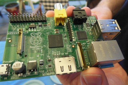 Raspberry Pi（树莓Pi）：全球最便宜电脑，推出一年已卖出100万部