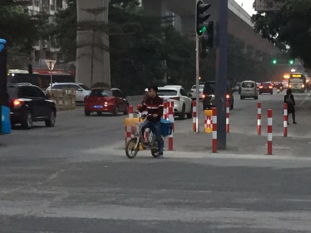 为了找到送外卖最强的男人，我当了一周卧底