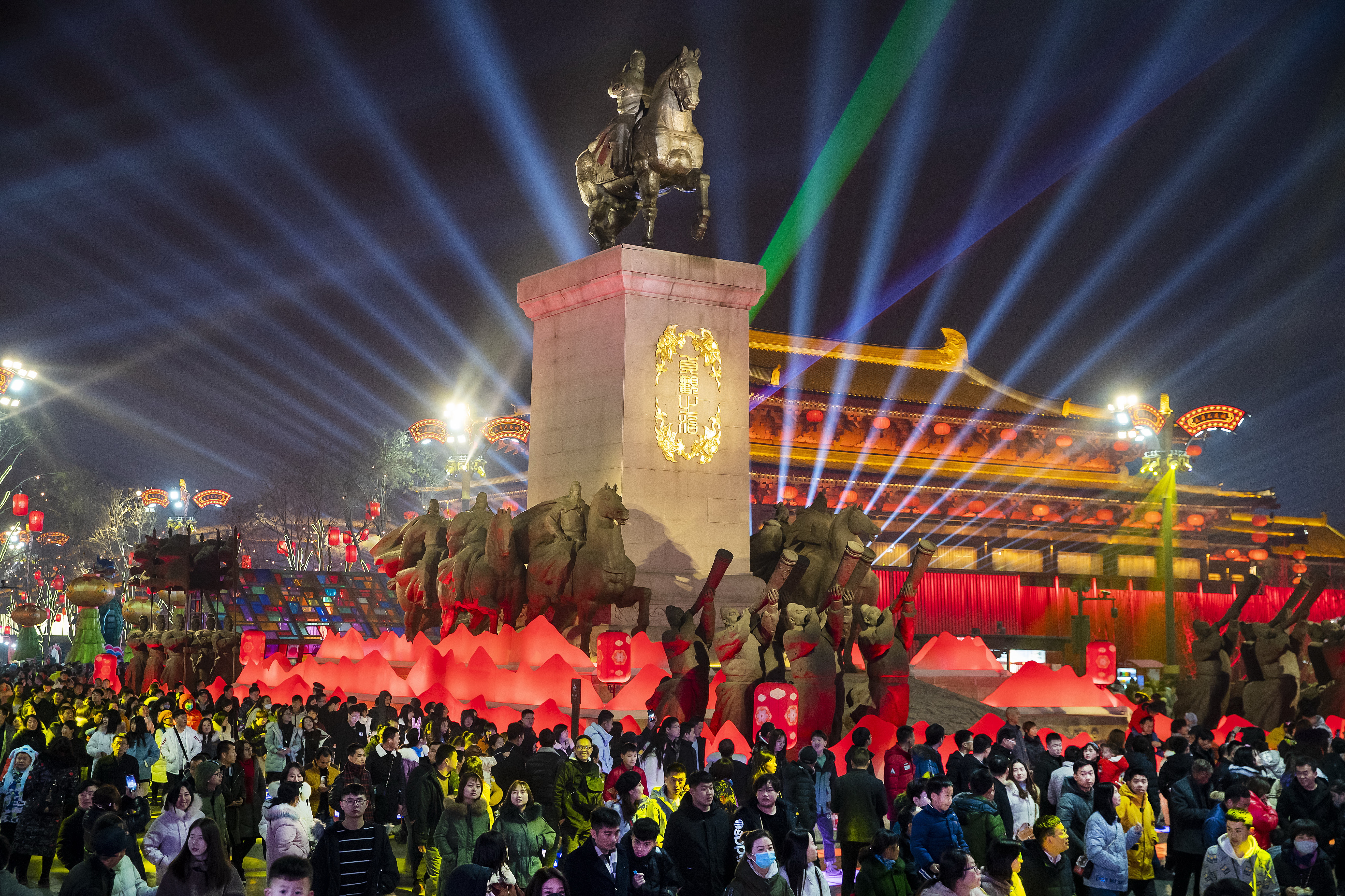 科技融合的西安灯展 开启“耳目一新”的庚子新年