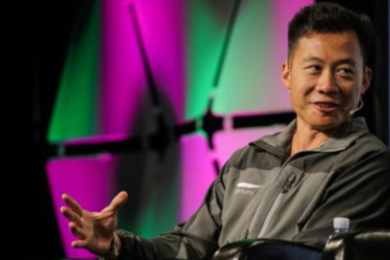 10亿美金卖掉游戏直播公司后，他开了间律所？