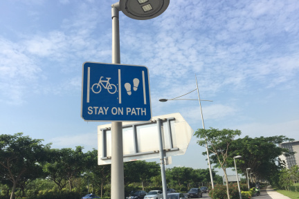 我们去了趟新加坡，发现共享单车不仅少的可怜，也压根没人骑