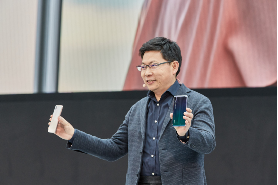 8点1氪 | 苹果发布9.7英寸新iPad；谷歌再发力无人驾驶；乐视网今日起复牌