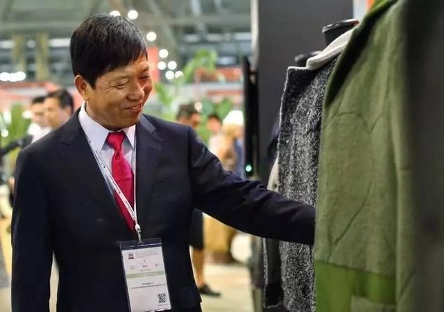 42年潮起潮落，服装业织造中国韧度