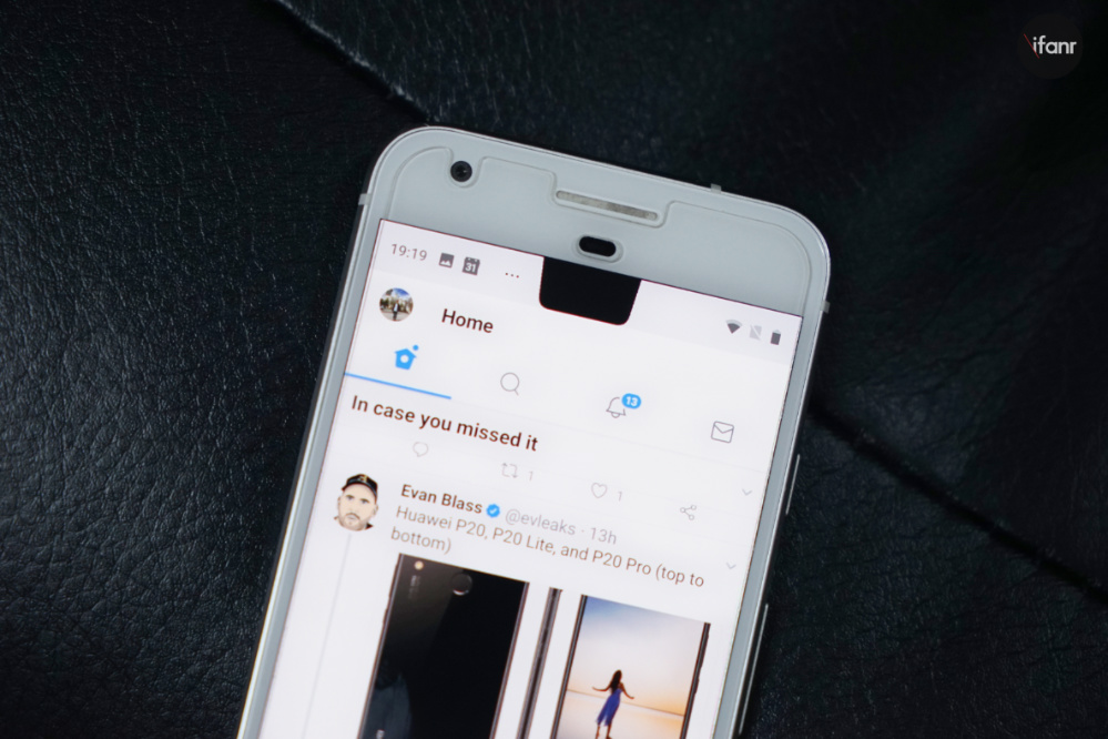 我们体验了下一代 Android 系统，改进很多，「刘海」很丑
