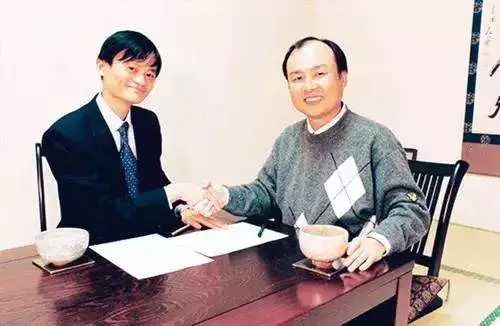 蔡崇信打球、刘炽平“从政”？马云和马化腾背后男人的对决